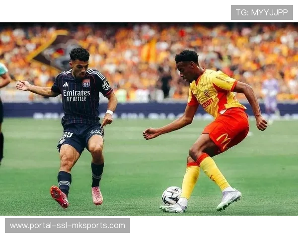 朗斯时隔21年重返法甲榜首，皮埃尔·萨热球队领先卫冕冠军1分